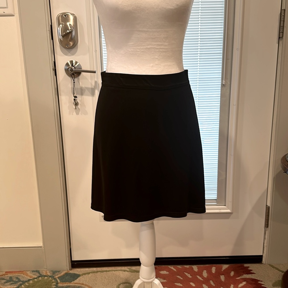 Vtg EUC Max Studio, Black skirt, Size M